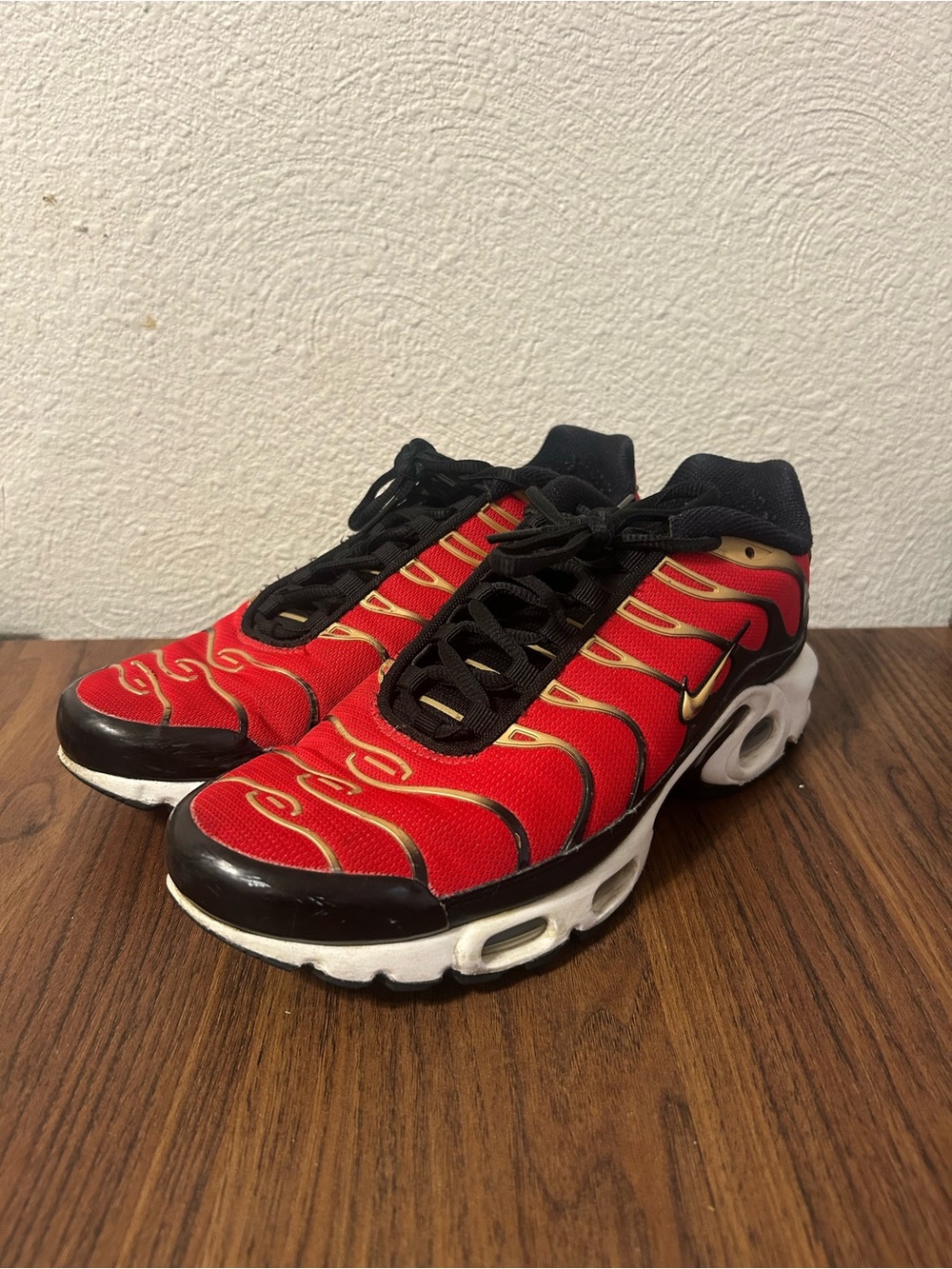 Nike Air Max Plus TN NBY Red Gold Womens Shoes CU4919-600 Size 9.5